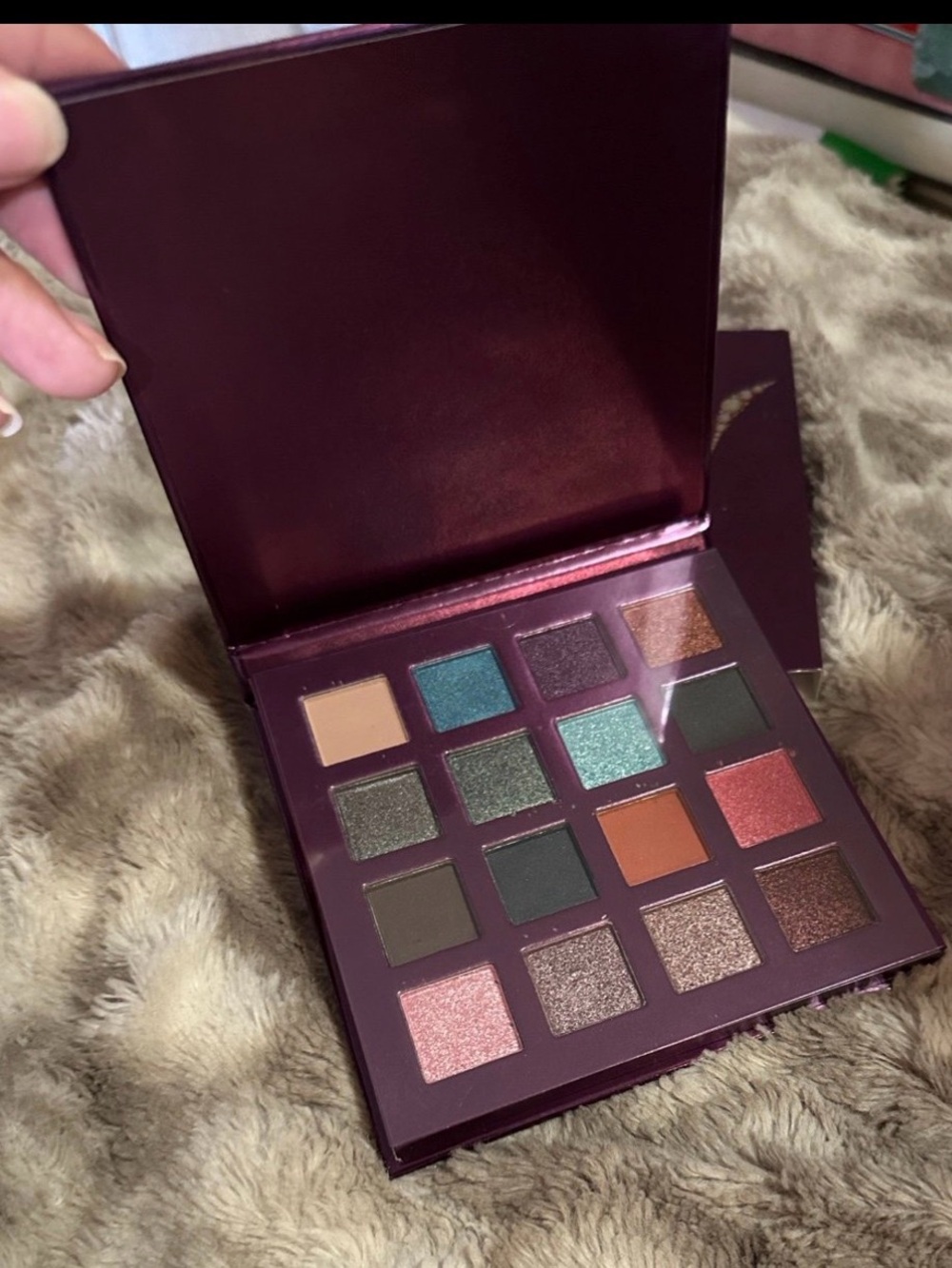 Vibrant Jewel & Neutral Eyeshadow Palette — Multi-Finish Greens, Pinks, Browns